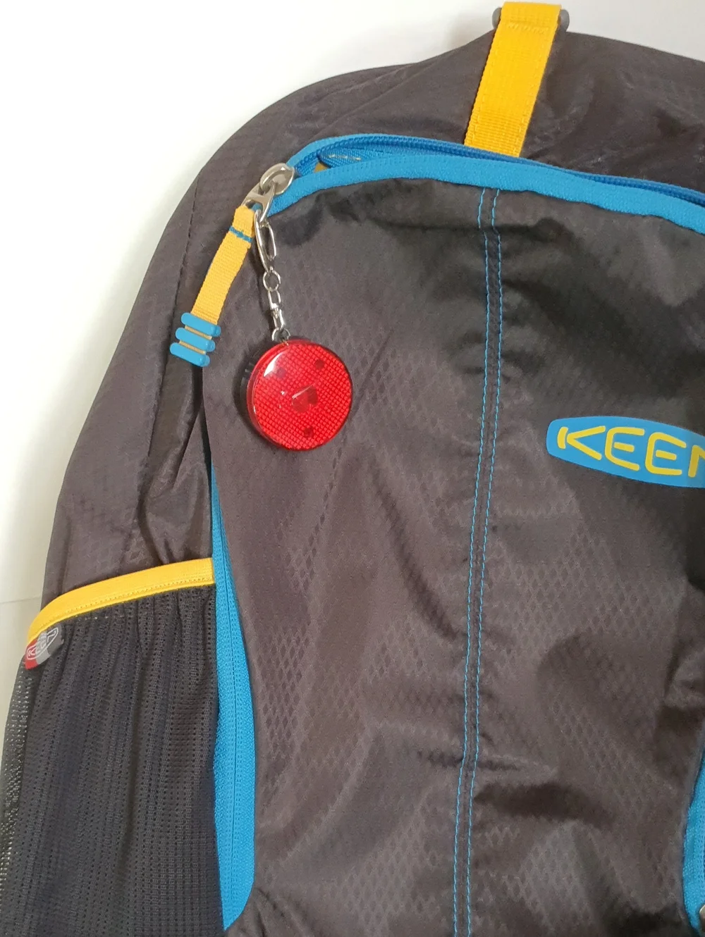 Keen Scamper Backseat Backpack W Safety LED light NWT + Free Gift